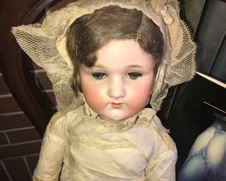 Items Located In The 4912 A Dining Room