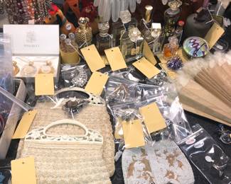 Items Located In The 4912 A 1st Bedroom