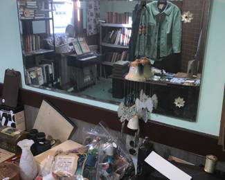 Items Located In The 4912 A 3rd Bedroom