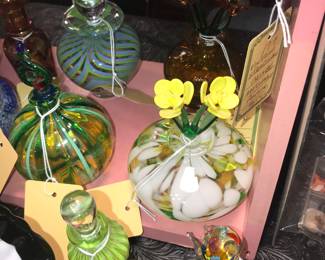 Items Located In The 4912 A 1st Bedroom