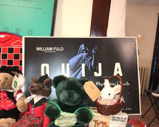 4912 Unit ~ Items Located In The Bed Room