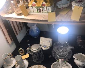 Items Located In The 4912 A Unit Living Room