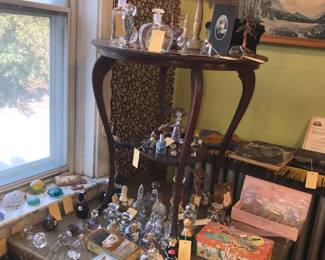 Items Located In The 4912 A 1st Bedroom