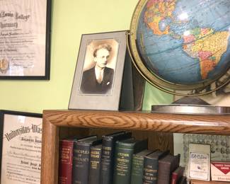 Items Located In The 4912 A 1st Bedroom