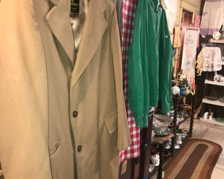 Items Located In The 4912 A Unit Hallway & Closet