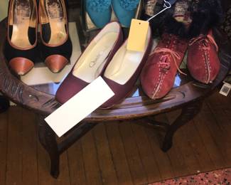 Items Located In The 4912 A 1st Bedroom