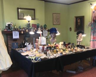 Items Located In The 4912 A 1st Bedroom