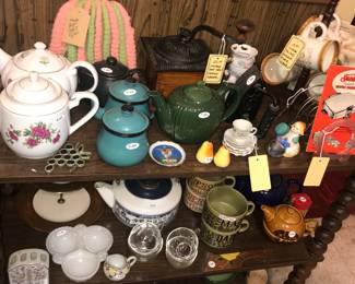 Items Located In The 4912 A Unit Kitchen