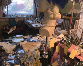 Items Located In The 4912 A 1st Bedroom