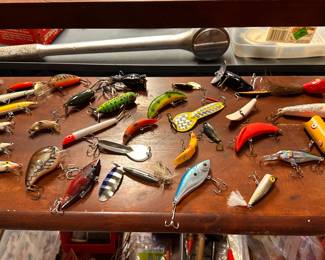 Lures hula popper head, crazy crawler castaway, rebel rapula 