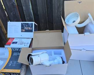 TONS OF TOOLS  AND SUPPLIES!! im not naming them all but handtools, eletric tools, looks like a small home depot lol