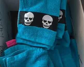 Betsey Johnson Whole skull towels and washcloths