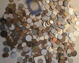 Huge lot. Foreign coins.