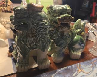 Foo dogs 