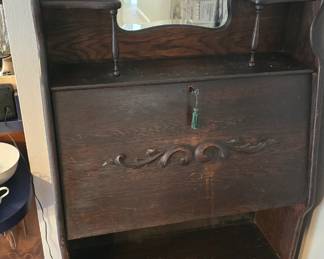 Vintage drop, front Secretary.