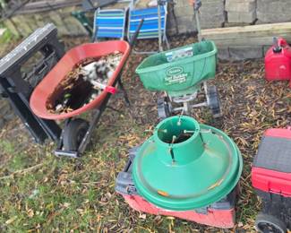 TONS OF TOOLS  AND SUPPLIES!! im not naming them all but handtools, eletric tools, looks like a small home depot lol 