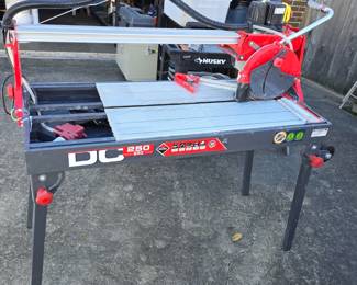  Rubi Dc 250 wet tile saw used for one job in great condition 