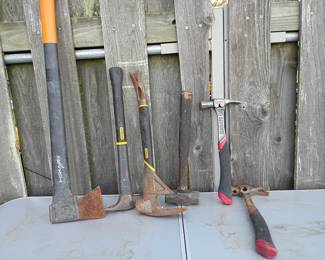 TONS OF TOOLS  AND SUPPLIES!! im not naming them all but handtools, eletric tools, looks like a small home depot lol 