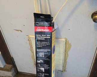 TONS OF TOOLS  AND SUPPLIES!! im not naming them all but handtools, eletric tools, looks like a small home depot lol