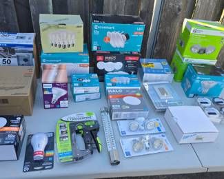 TONS OF TOOLS  AND SUPPLIES!! im not naming them all but handtools, eletric tools, looks like a small home depot lol