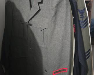 military uniforms different branch's 