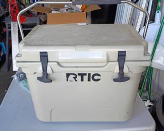 TONS OF TOOLS  AND SUPPLIES!! im not naming them all but handtools, eletric tools, looks like a small home depot lol 