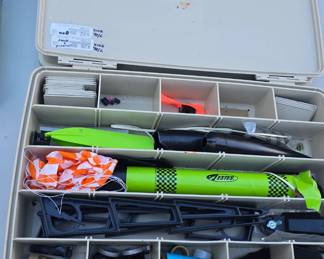 rocket kit with ignition sources in bottom compartment 