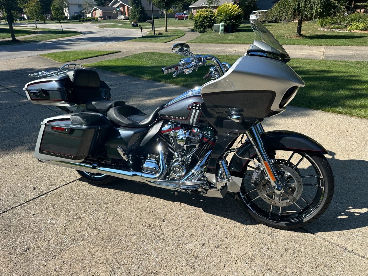 2019 Harley Davidson CVO $24,000 (18860 miles)