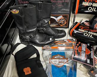 HD riding boots, HD party flag banners