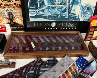 Heritage Series 10 Buck Knife Set, Neck ties