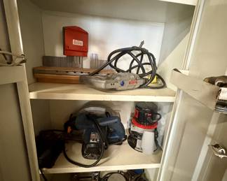 Various electric tools.