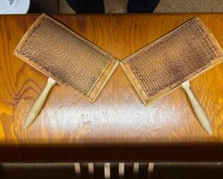 Hand cards for carding wool