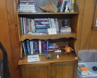 Nice 3 shelf cabinet