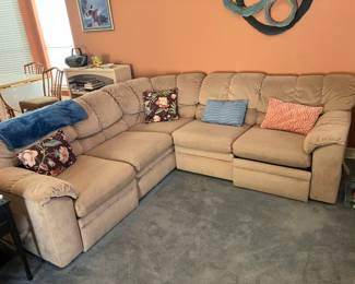 sectional sofa, both ends recline
