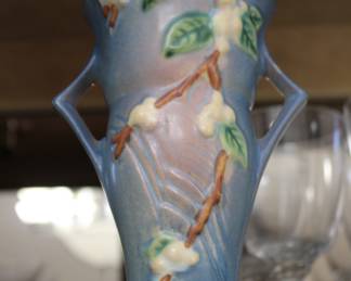 Roseville IV-6 Snowberry