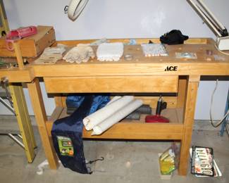 woodworking bench