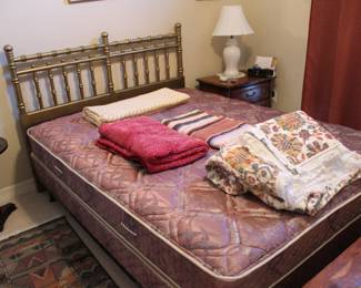 double bed with headboard