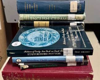 CERAMICS AND POTTERY ANTIQUE AND VINTAGE BOOKS.