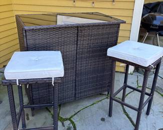 Outdoor rattan bar with cover and 2 barstools