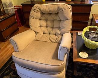 2 Swivel chairs with 1 footstool