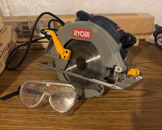 Ryobi saw