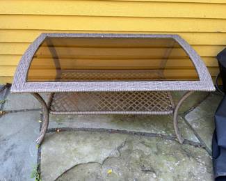 2 outdoor coffee tables