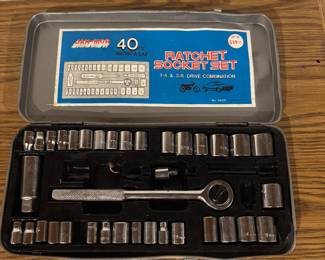 Ratchet socket set
