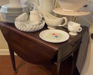 Nice drop leaf table