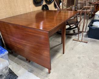 Hinkle Harris Gate Leg Dining Table