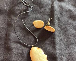 Amber Pendant Necklace and Earrings set