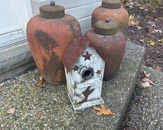 Vintage urns in 3 sizes