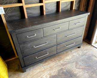 dresser with bed set