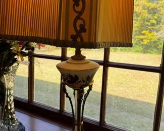 Vintage Hollywood Regency Pair of Lamps