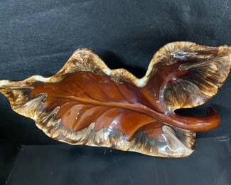 Lg. Hull Leaf Dish